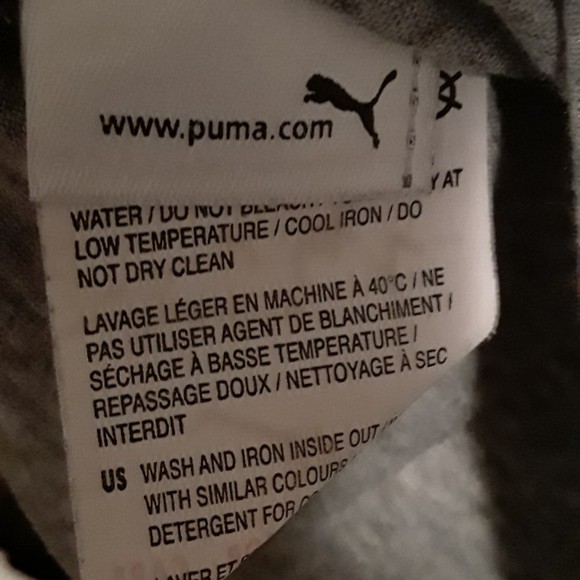 Puma Women's V-Neck Teeshirt - Picture 8 of 11